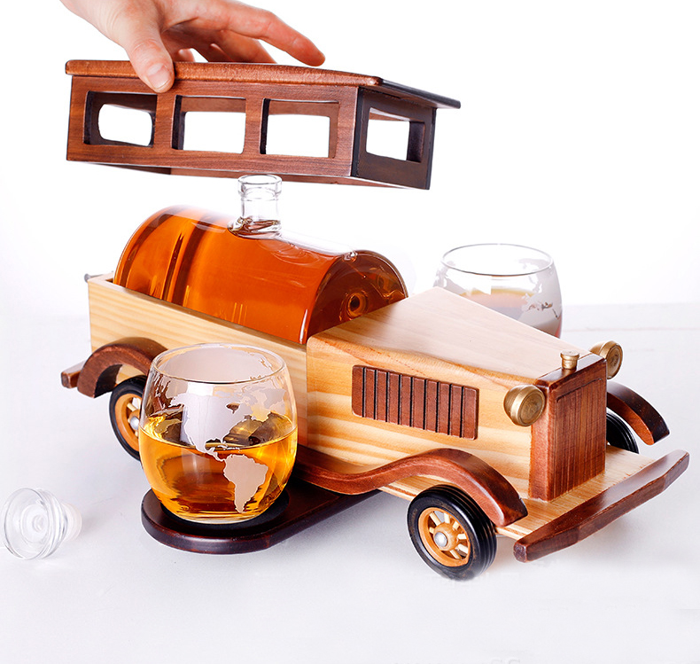 Creative glass wine pour set with wine bottle