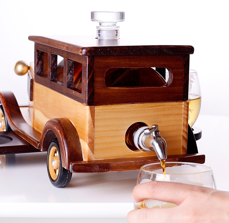 Creative glass wine pour set with wine bottle