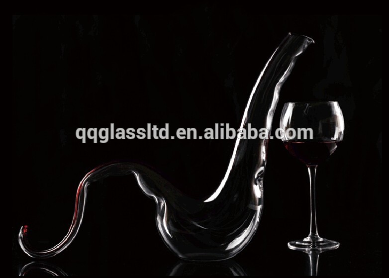 Special design high quality lead free Dragon shape crystal wine decanter with black red line